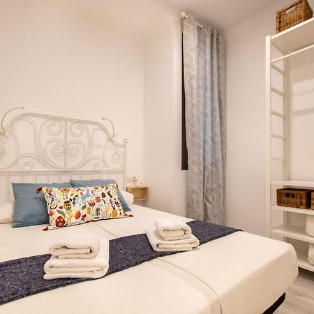 Pere Serafi 2 Bedroom Apartment Barcellona Esterno foto