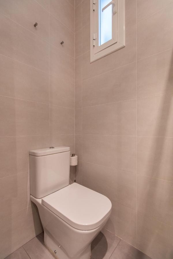 Pere Serafi 2 Bedroom Apartment Barcellona Esterno foto