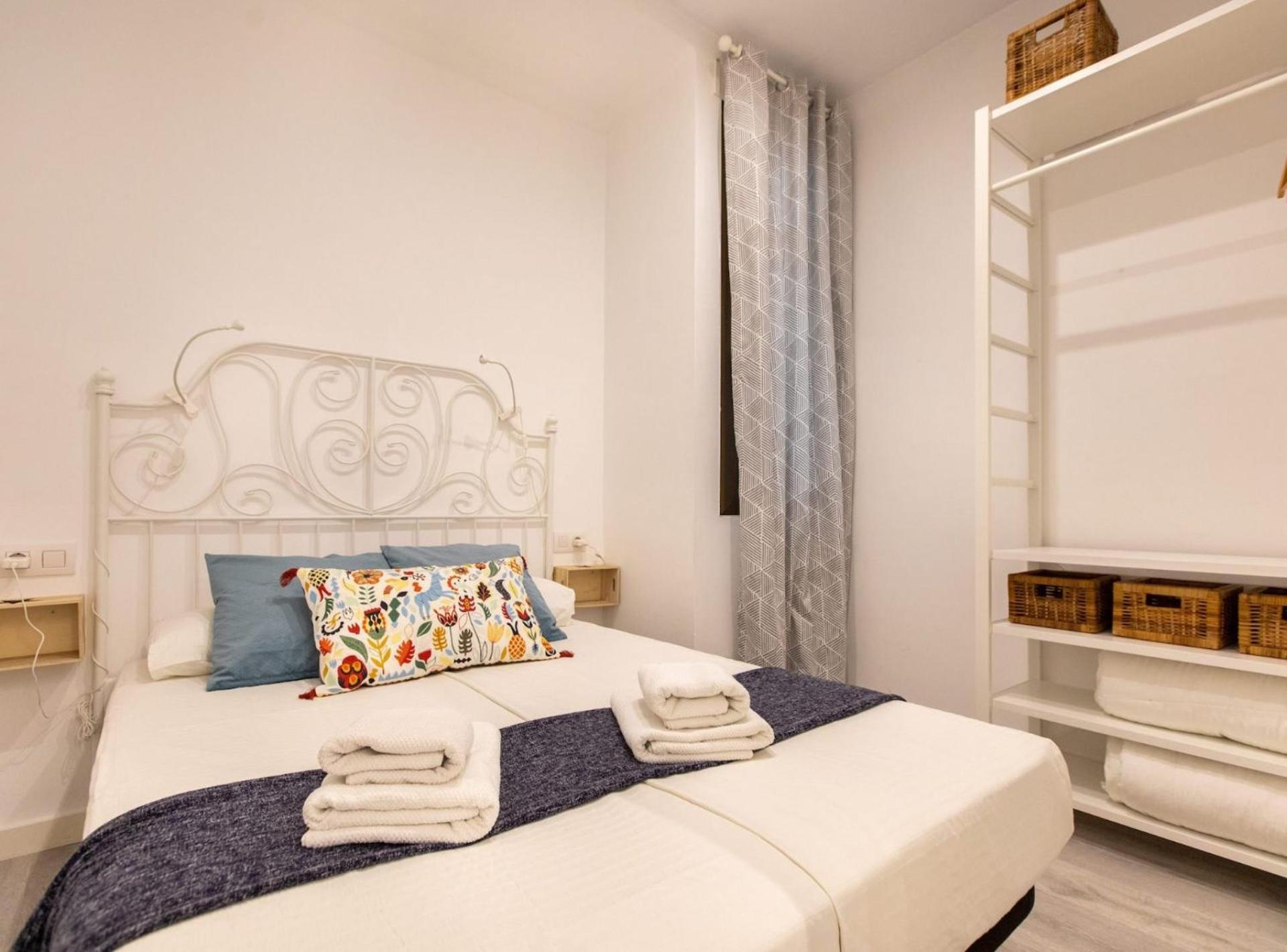 Pere Serafi 2 Bedroom Apartment Barcellona Esterno foto