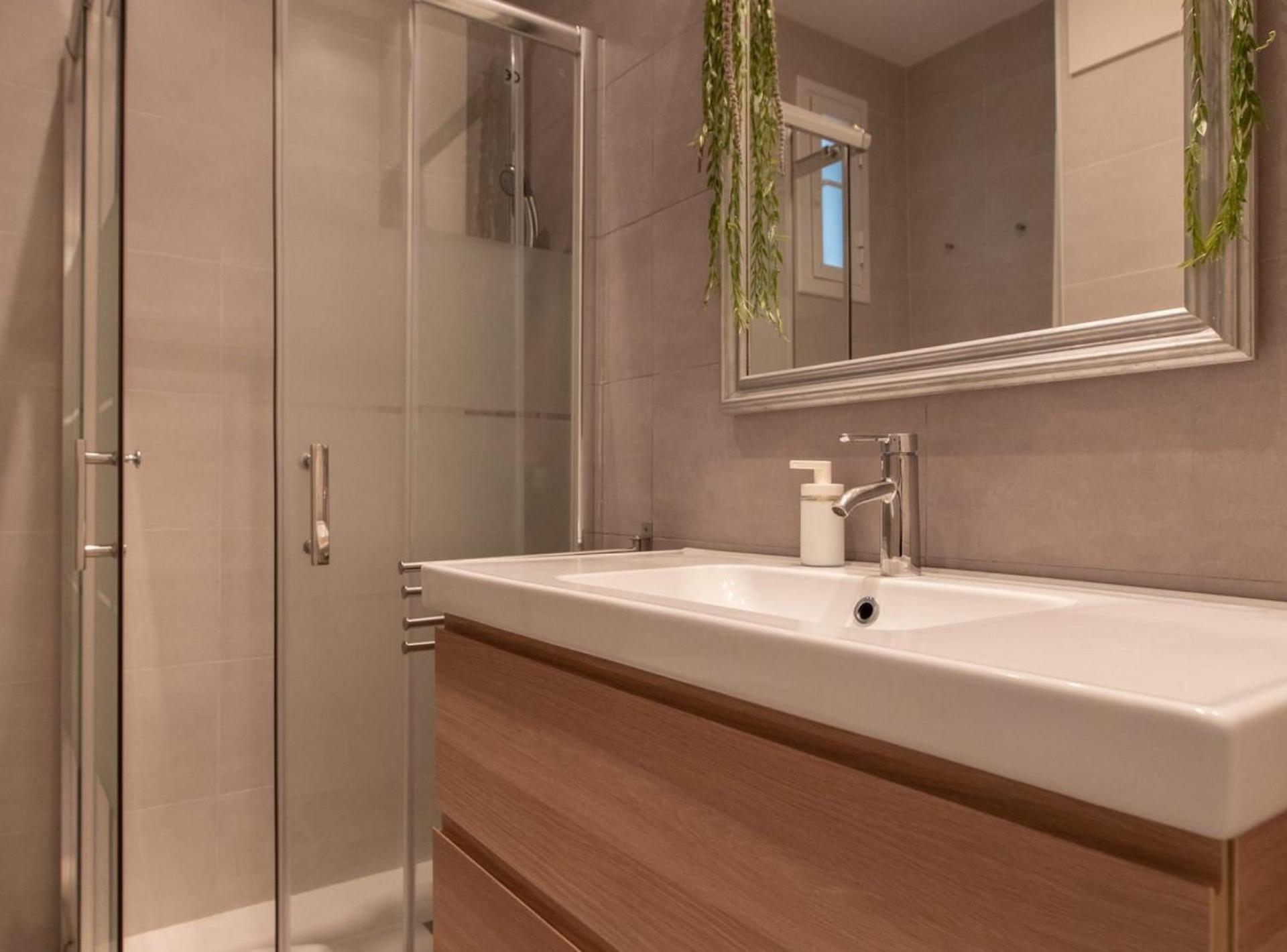 Pere Serafi 2 Bedroom Apartment Barcellona Esterno foto