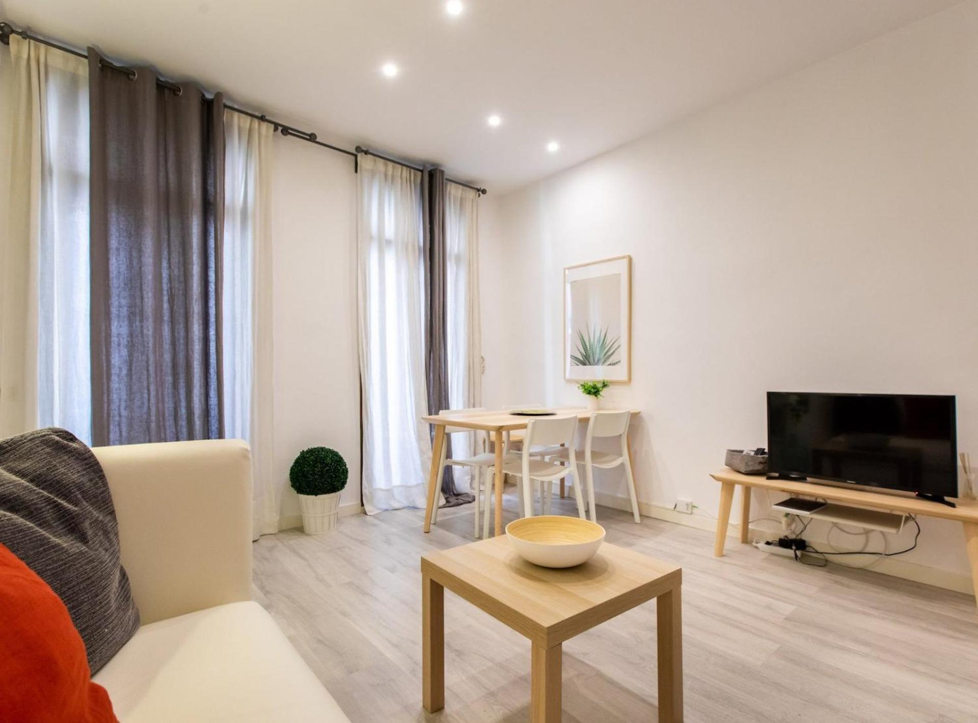 Pere Serafi 2 Bedroom Apartment Barcellona Esterno foto
